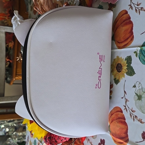 Hello Kitty Makeup Bag - Picture 4 of 7